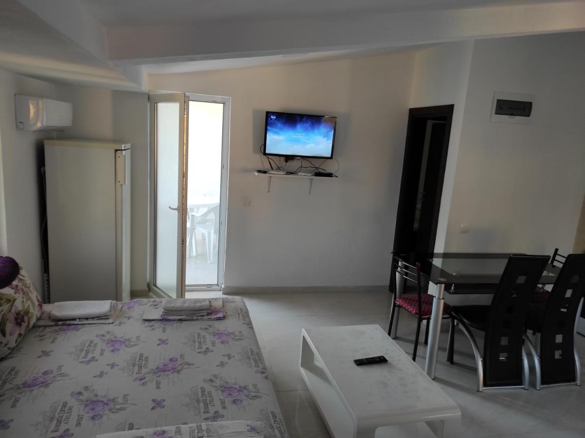 Apartment Perutovic Sutomore Luaran gambar