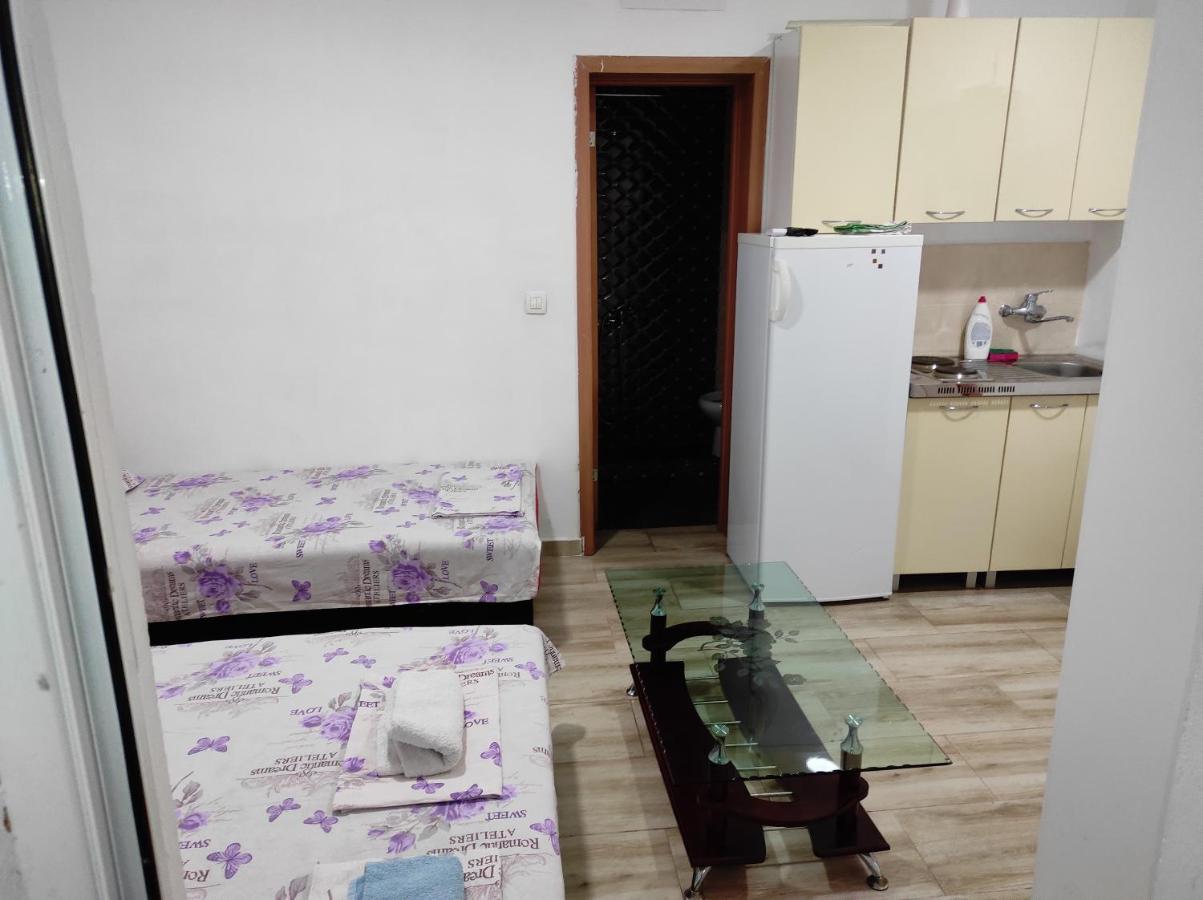 Apartment Perutovic Sutomore Luaran gambar