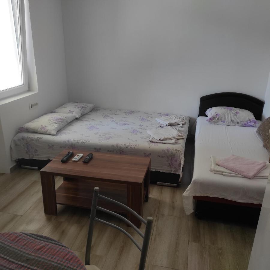 Apartment Perutovic Sutomore Luaran gambar